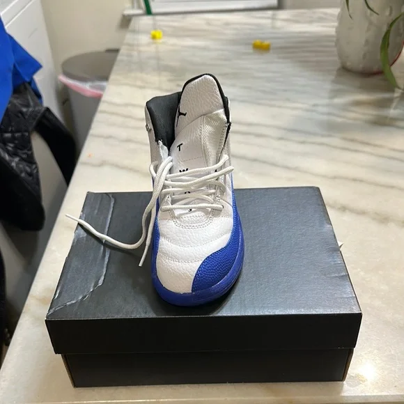 Kids Sneakers in White and Blue Sneakers